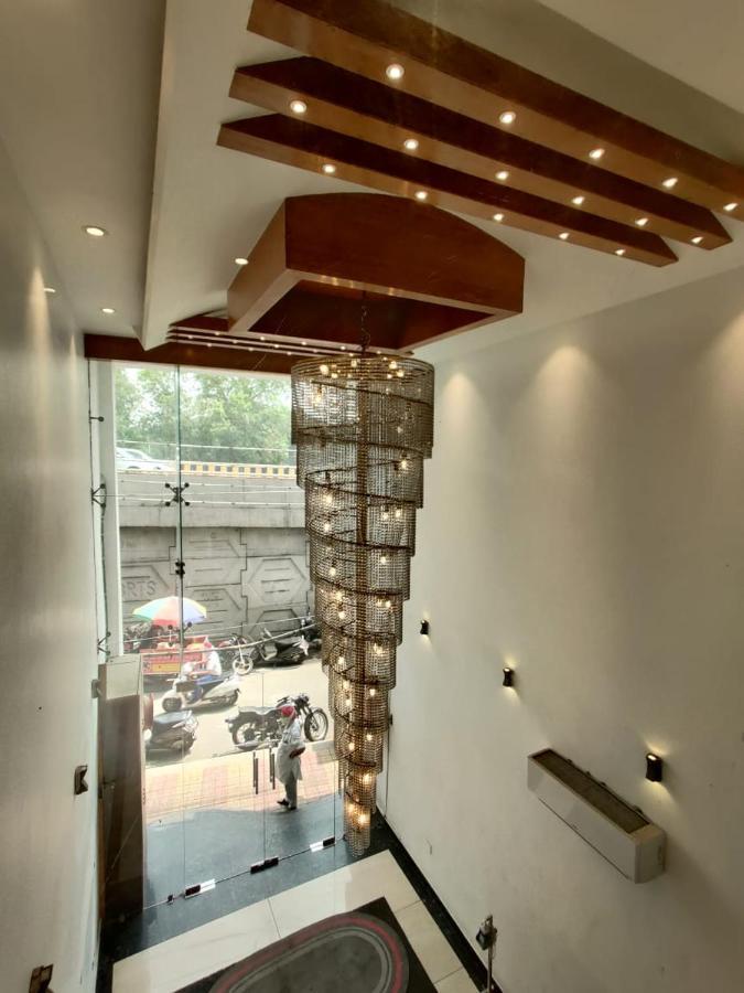 Super Collection O Near Railway Station Hotel 3*