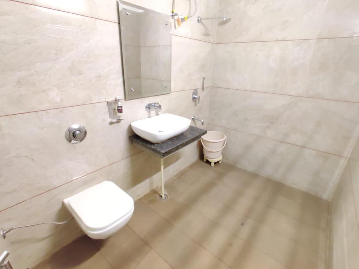 Super Collection O Near Railway Station Hotel Amritsar