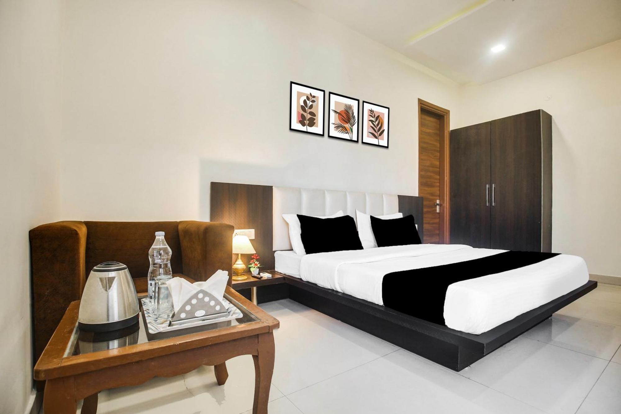 Super Collection O Near Railway Station Hotel Amritsar
