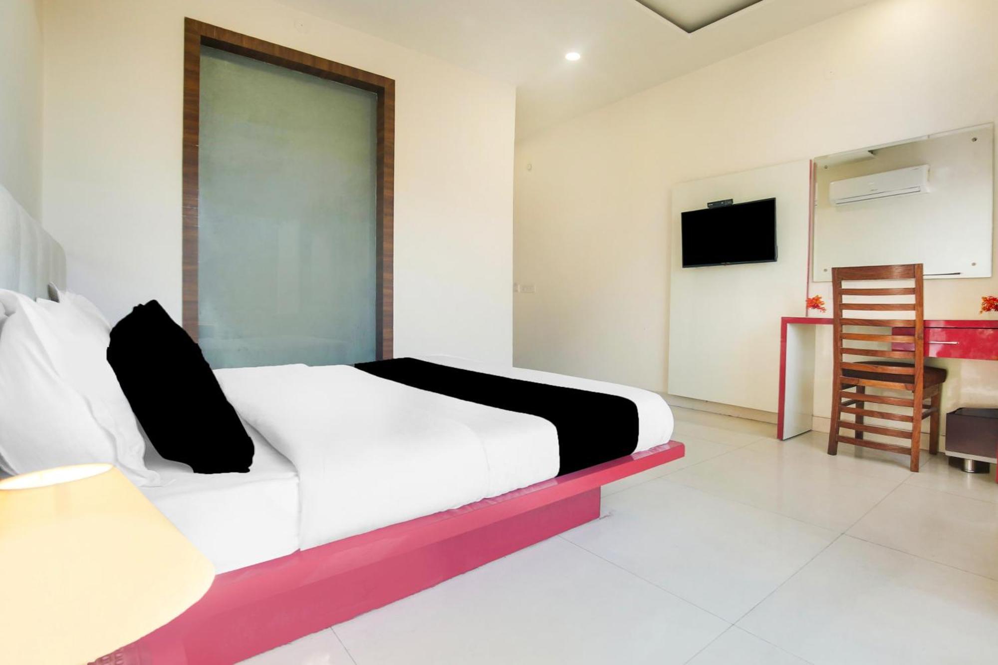 Super Collection O Near Railway Station Amritsar