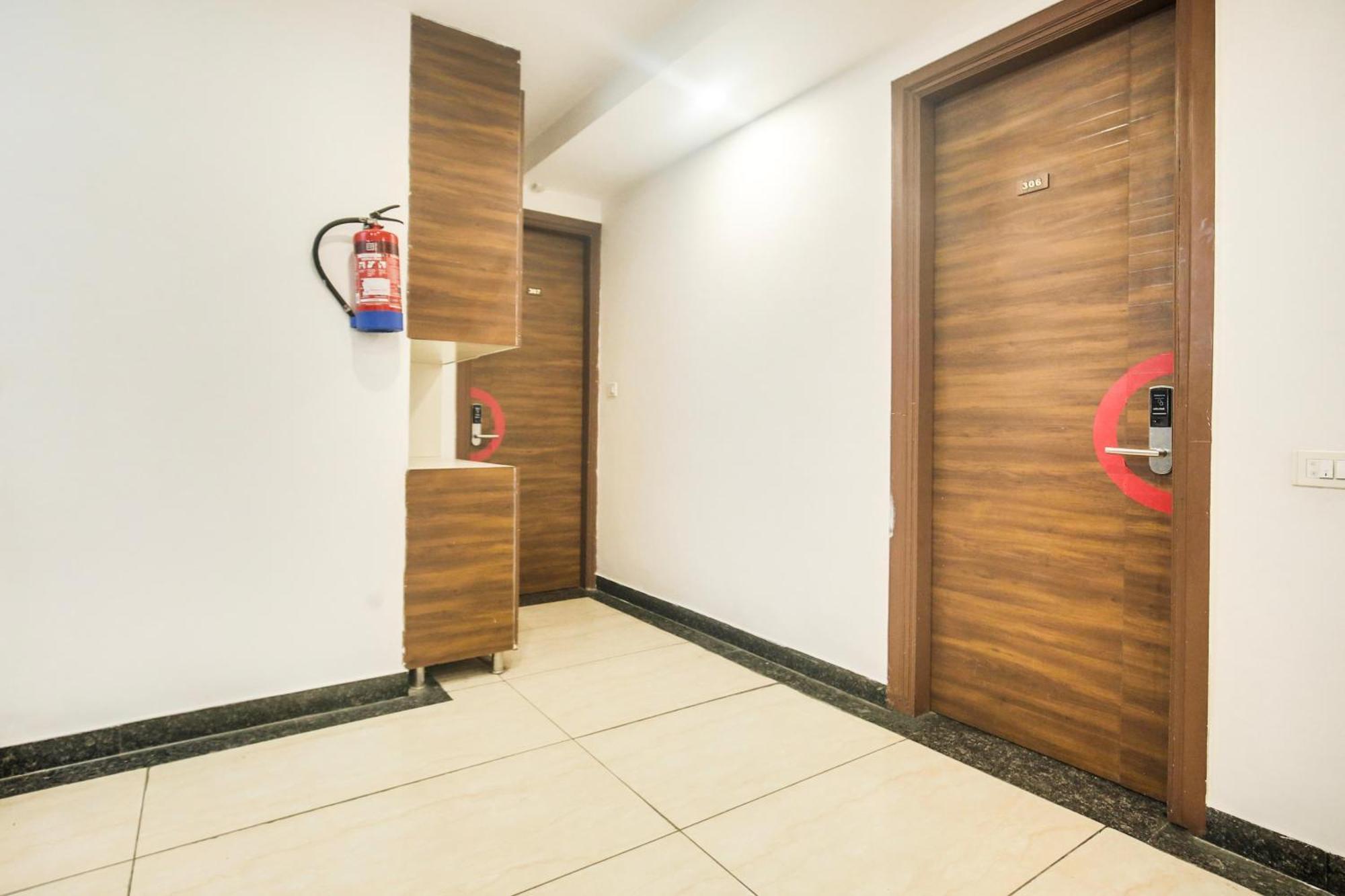 Super Collection O Near Railway Station Amritsar